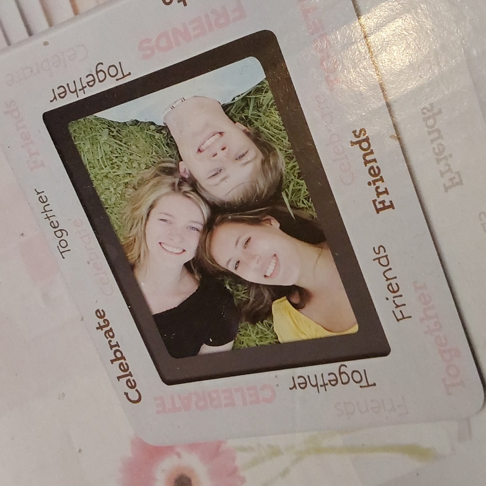 Coby 7" Digital Photo Frame with MP3 Player - Picture 5 of 6